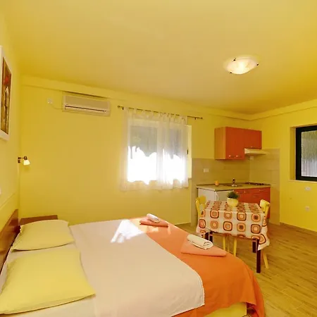 Apartments Josko Makarska Exterior photo